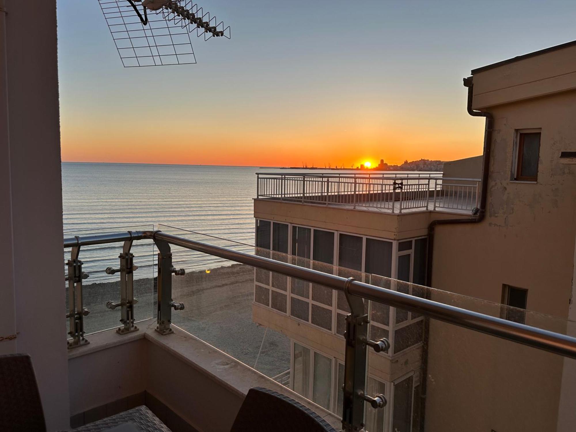Dyrrah Seaside Apartments Durres Exterior photo